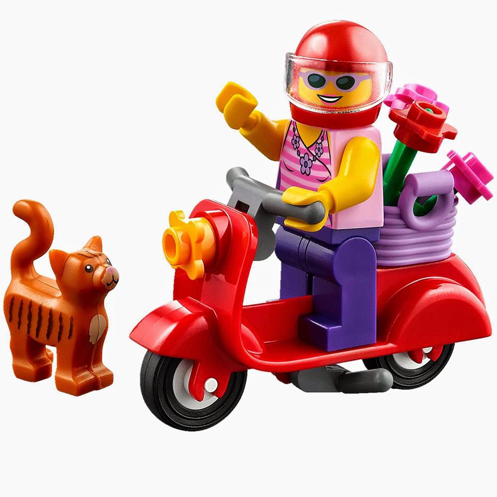 Lego Juniors Supermarket Suitcase 10684