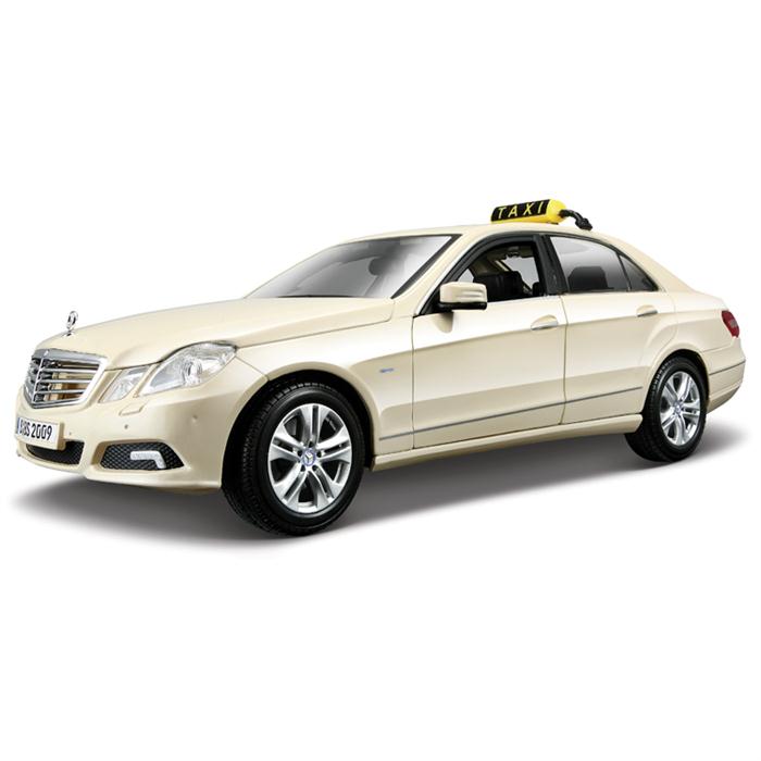 Maisto Mercedes E-Class Taxi 1:18 Model Araba Krem