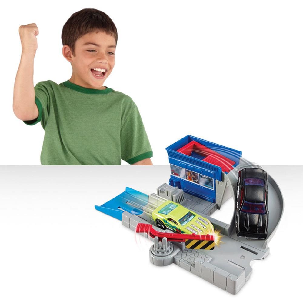 Hot Wheels Şehir Macerası Oyun Setleri