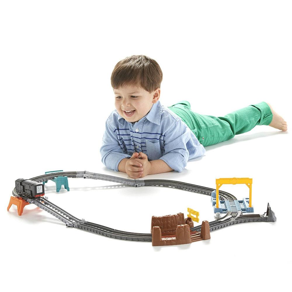 Fisher-Price Thomas Üçü Bir Arada Ray Sistemli Oyun Seti