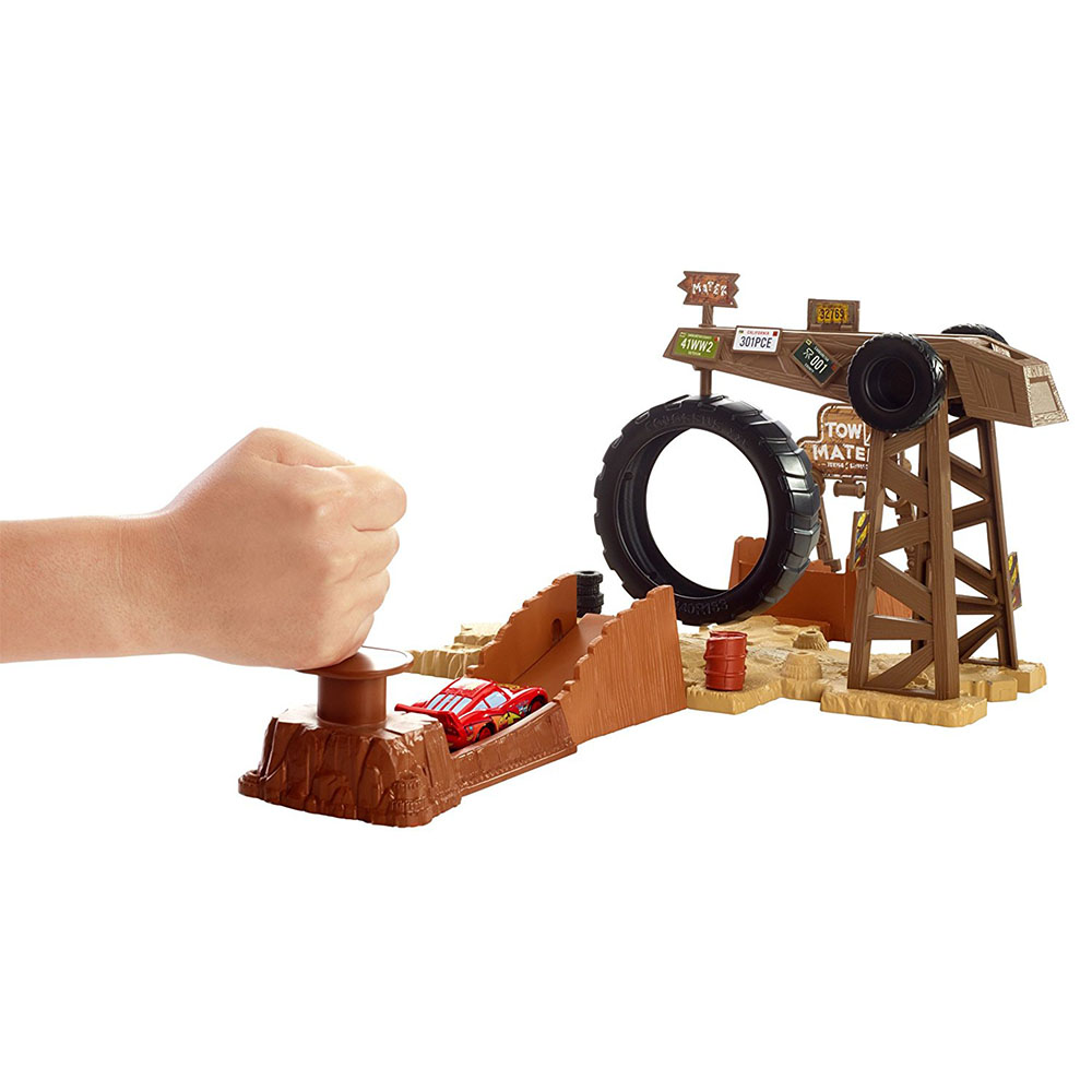 Cars Mater’s Challange Tow Yard Oyun Seti