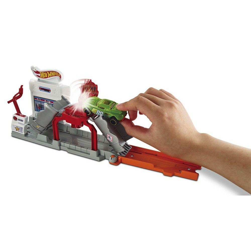 Hot Wheels Hızlı Eğlence Oyun Setleri DWL01