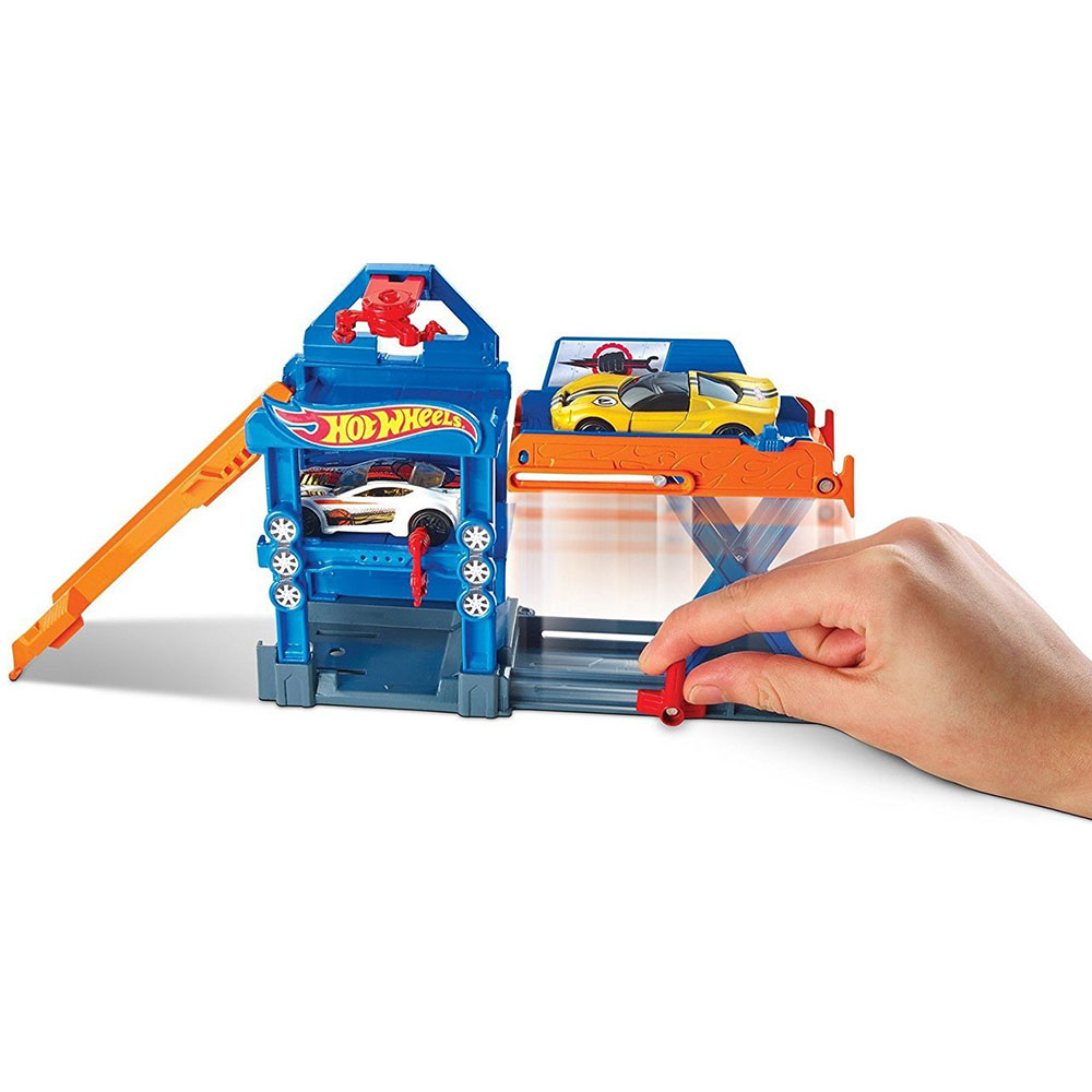 Hot Wheels Hızlı Eğlence Oyun Setleri DWL02