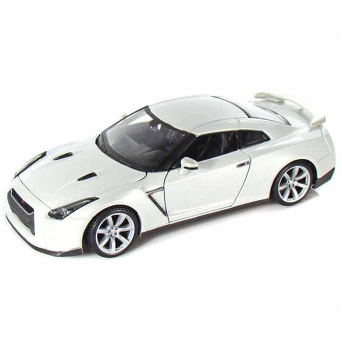 Maisto Nissan Gt-R 1:24 Model Araba S/E Krem