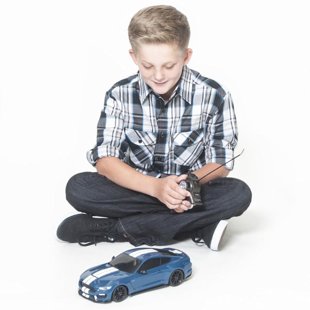 Maisto Ford Shelby GT 350 1:14 Uzaktan Kumandalı Araba Lacivert