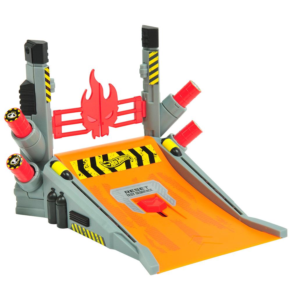 Hot Wheels Stunt FX Hareketli Sesli ve Işıklı Rampa Oyun Seti Kır