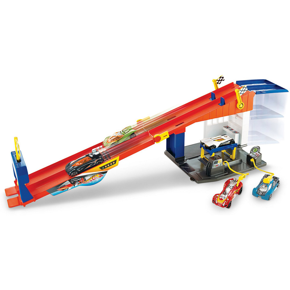 Hot Wheels Gösteri Dünyası Rooftop Race Oyun Seti