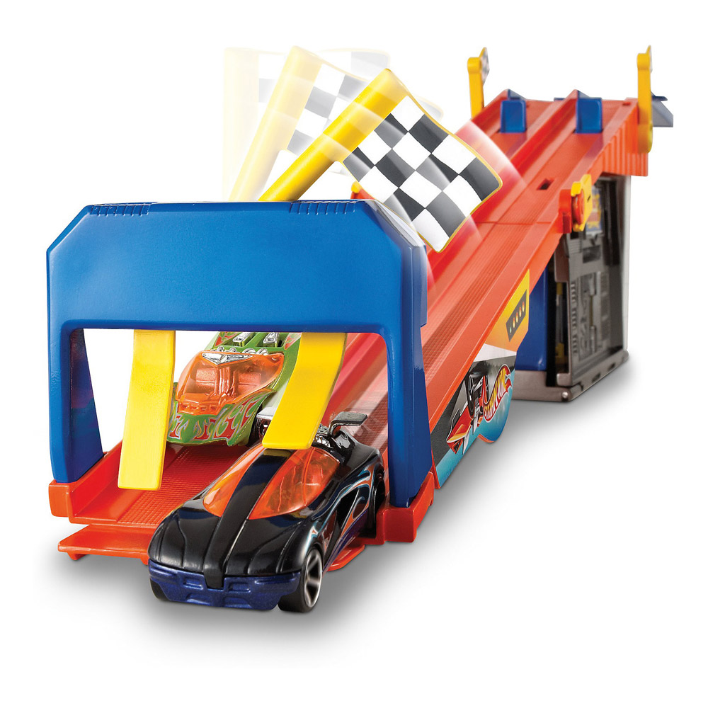 Hot Wheels Gösteri Dünyası Rooftop Race Oyun Seti