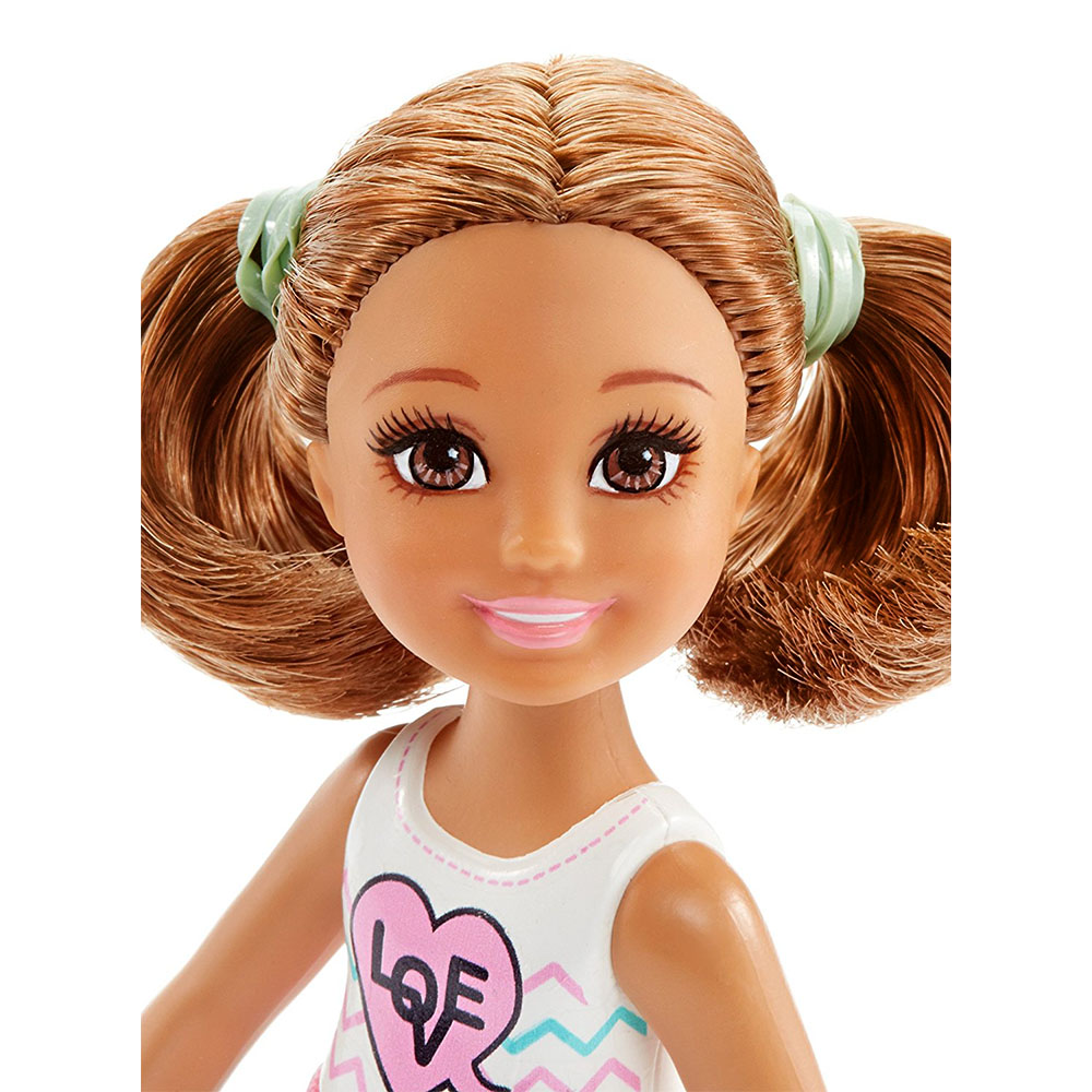 Barbie Chelsea ve Arkadaşları Model Bebek DWJ28