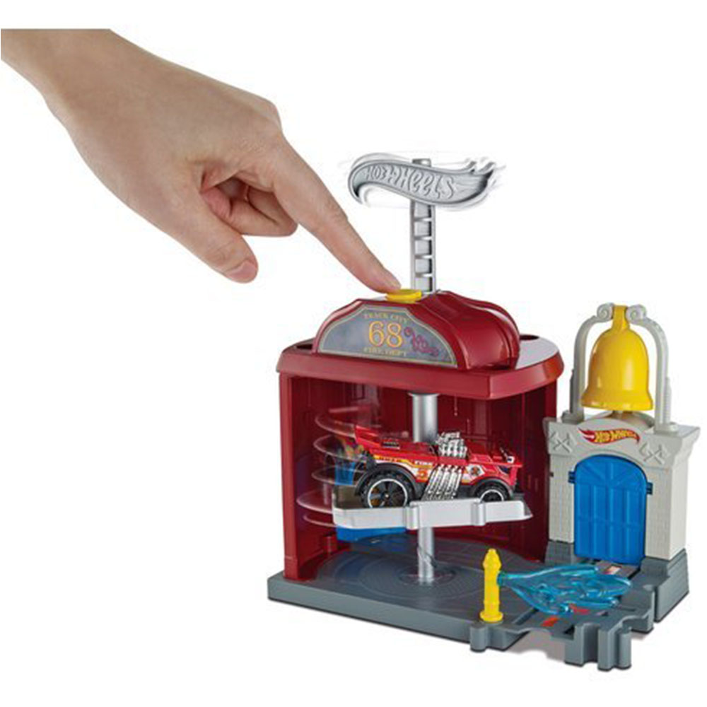 Hot Wheels Şehir Otoparkı Merkez Yangın İstasyonu Oyun Seti