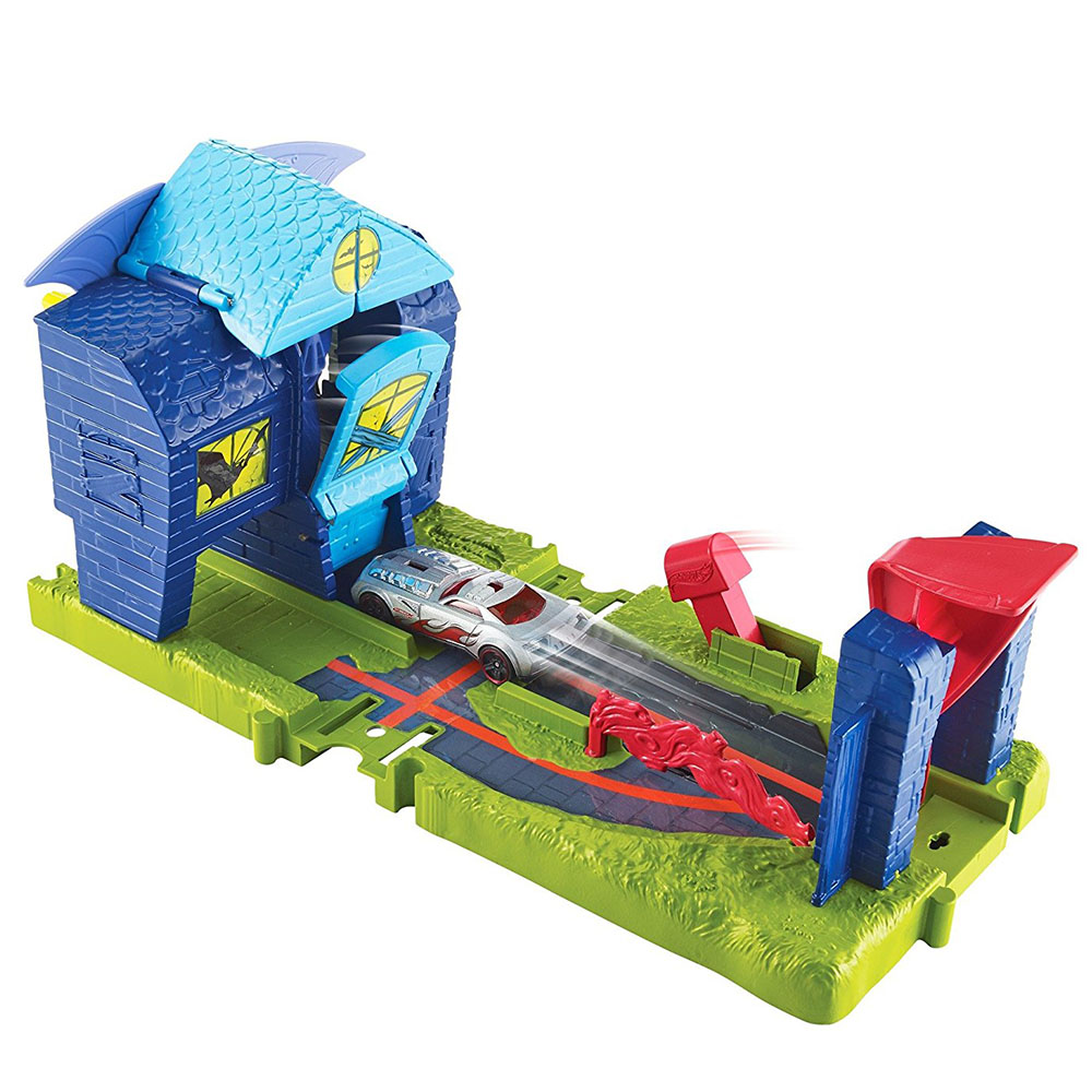 Hot Wheels Şehirde Yaratık Macerasi Yarasa Şato Kapışması FNB08