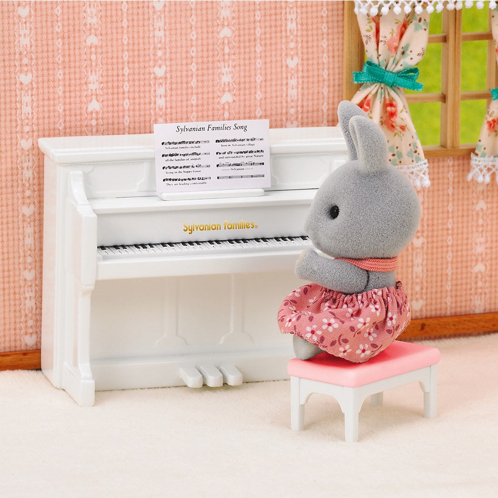 Sylvanian Families Rabbit Sister w Piano