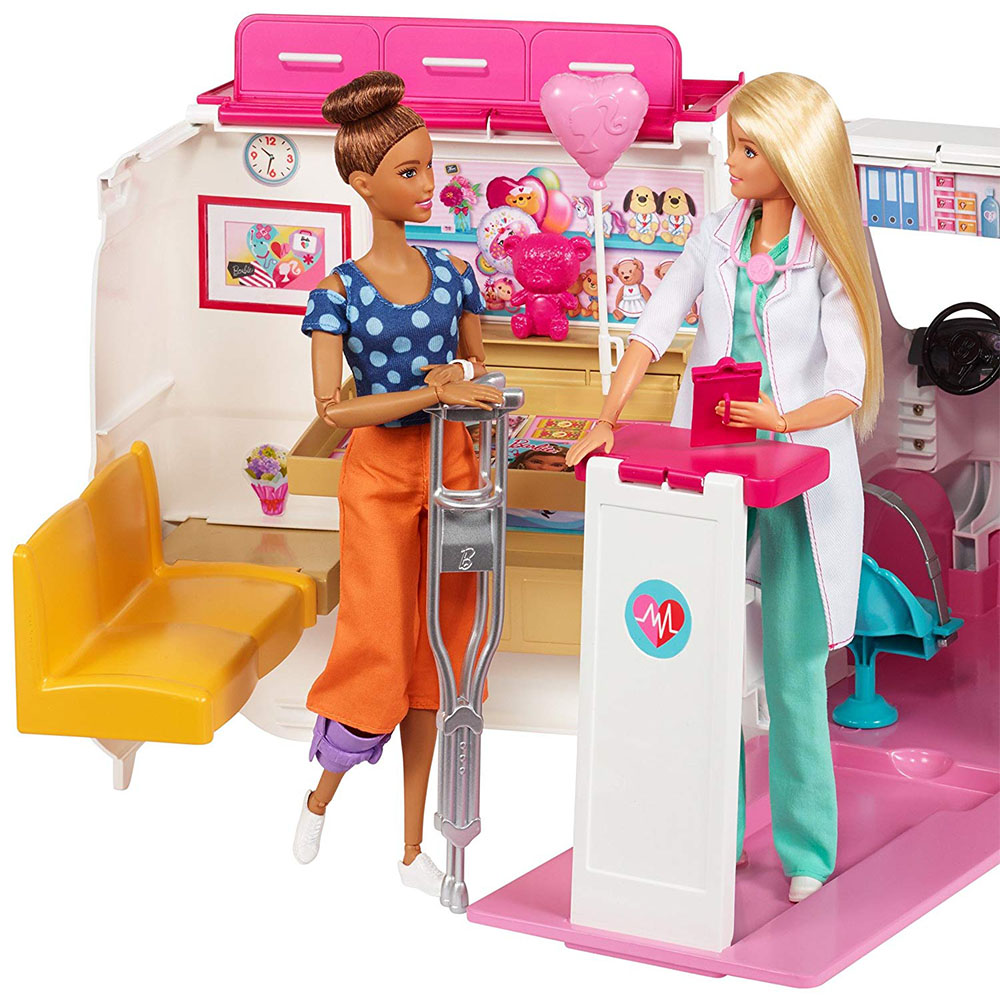 Barbie'nin Ambulansı Oyun Seti