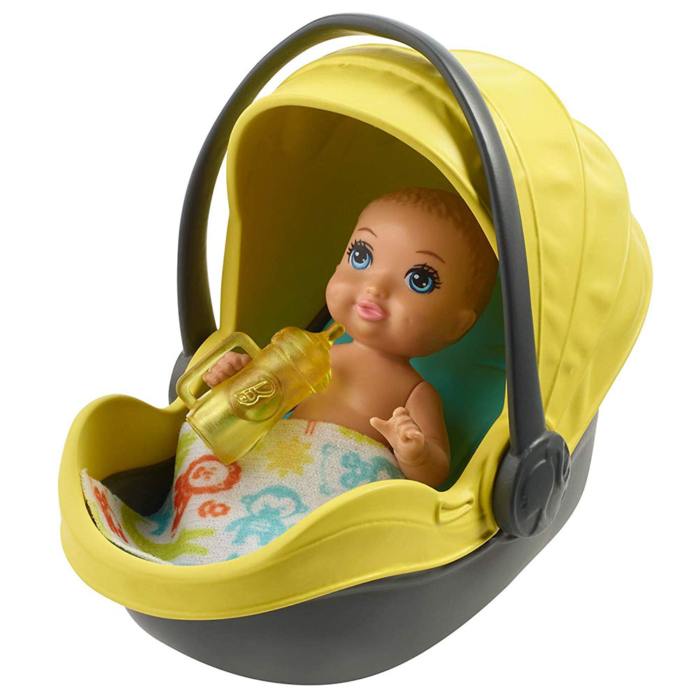 Barbie Bebek Bakıcısı Oyun Seti GFC18