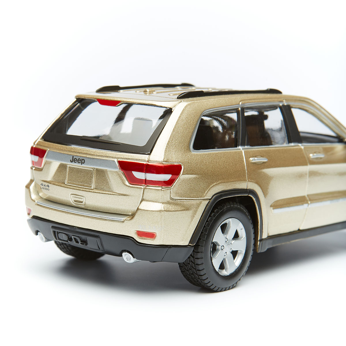 Maisto 1/24 Jeep Grand Cherokee Laredo Model Araba Altın