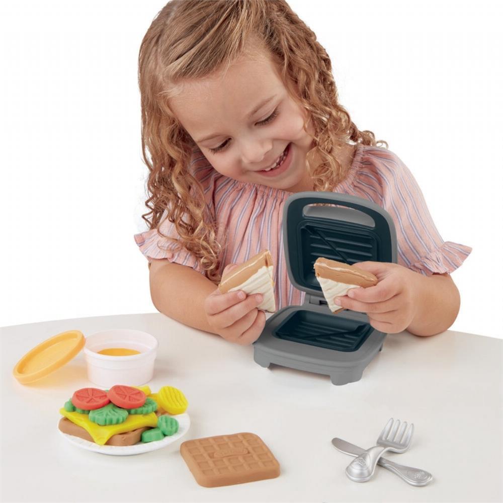 Play-Doh Tost Makinesi Oyun Seti
