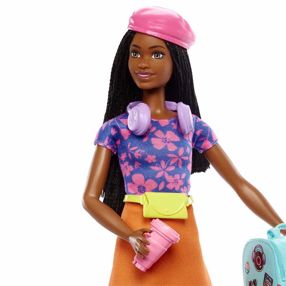 Barbie Brooklyn Seyahatte Bebeği ve Aksesuarları
