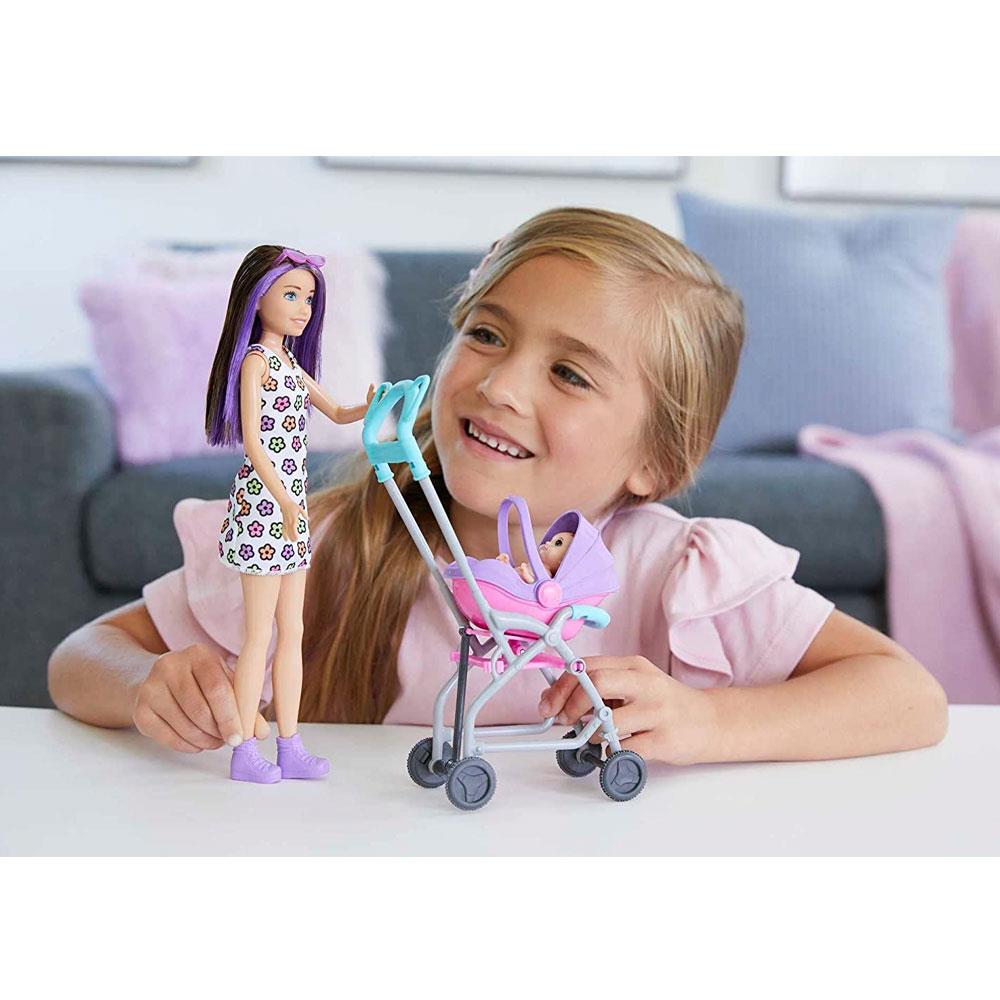 Barbie Bebek Bakıcılığı Oyun Seti GXT34