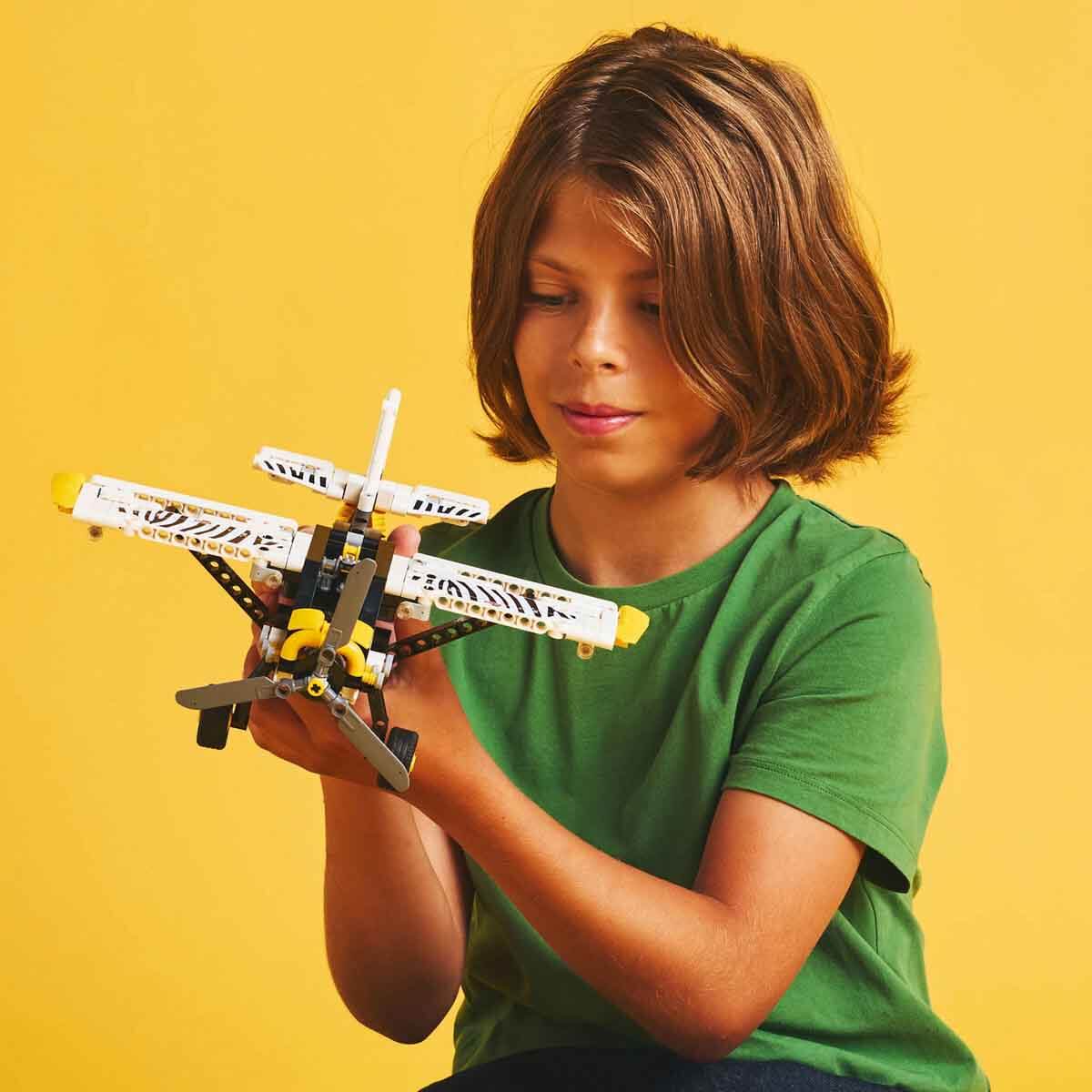 LEGO Technic Arazi Uçağı 42198