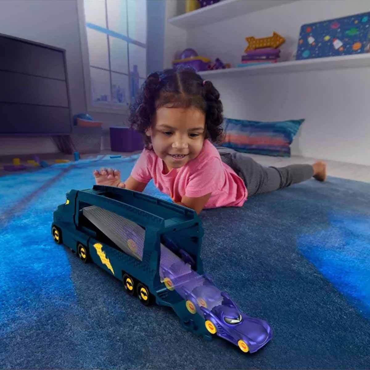 Fisher-Price BatWheels Büyük Tır 34 cm HMX07