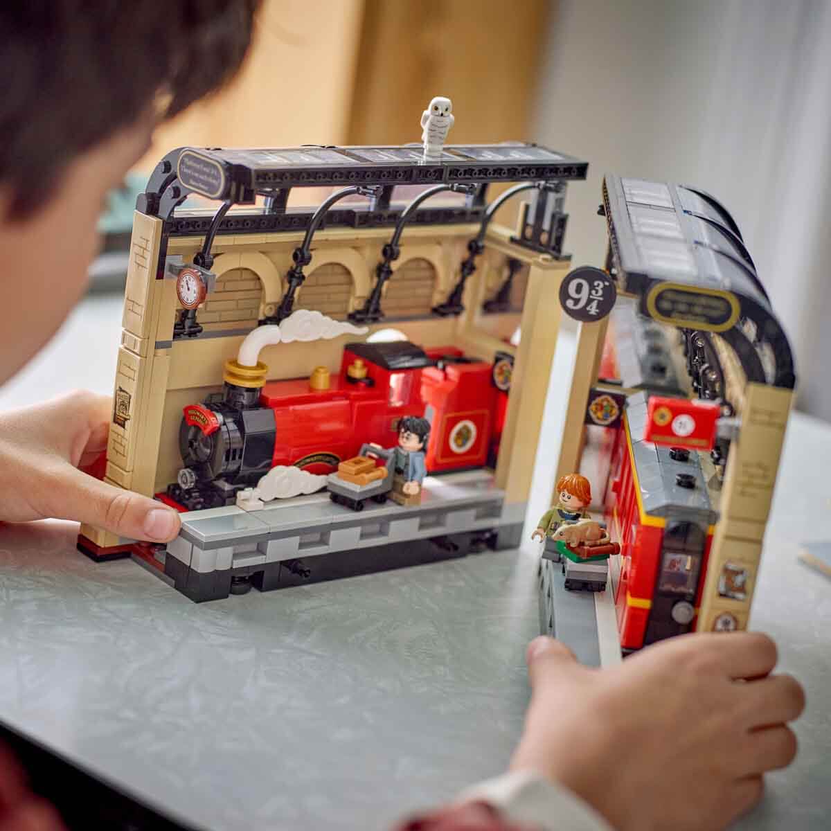 LEGO Harry Potter Kitaplık Dekoru: Hogwarts Ekspresi 76450