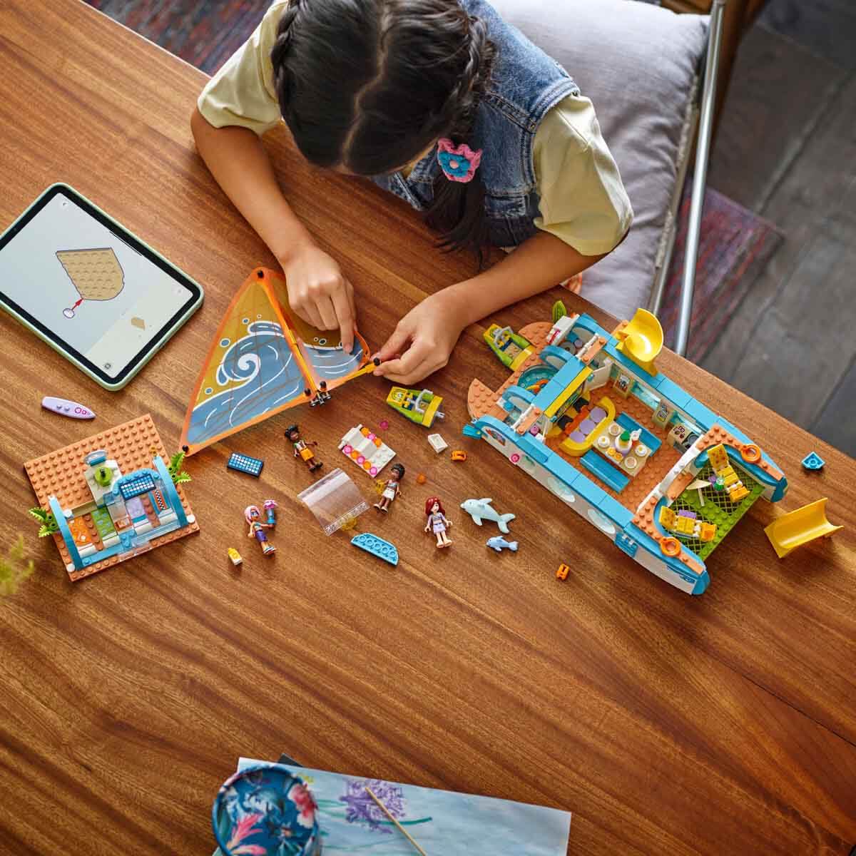LEGO Friends Gezi Teknesi Macerası 42664
