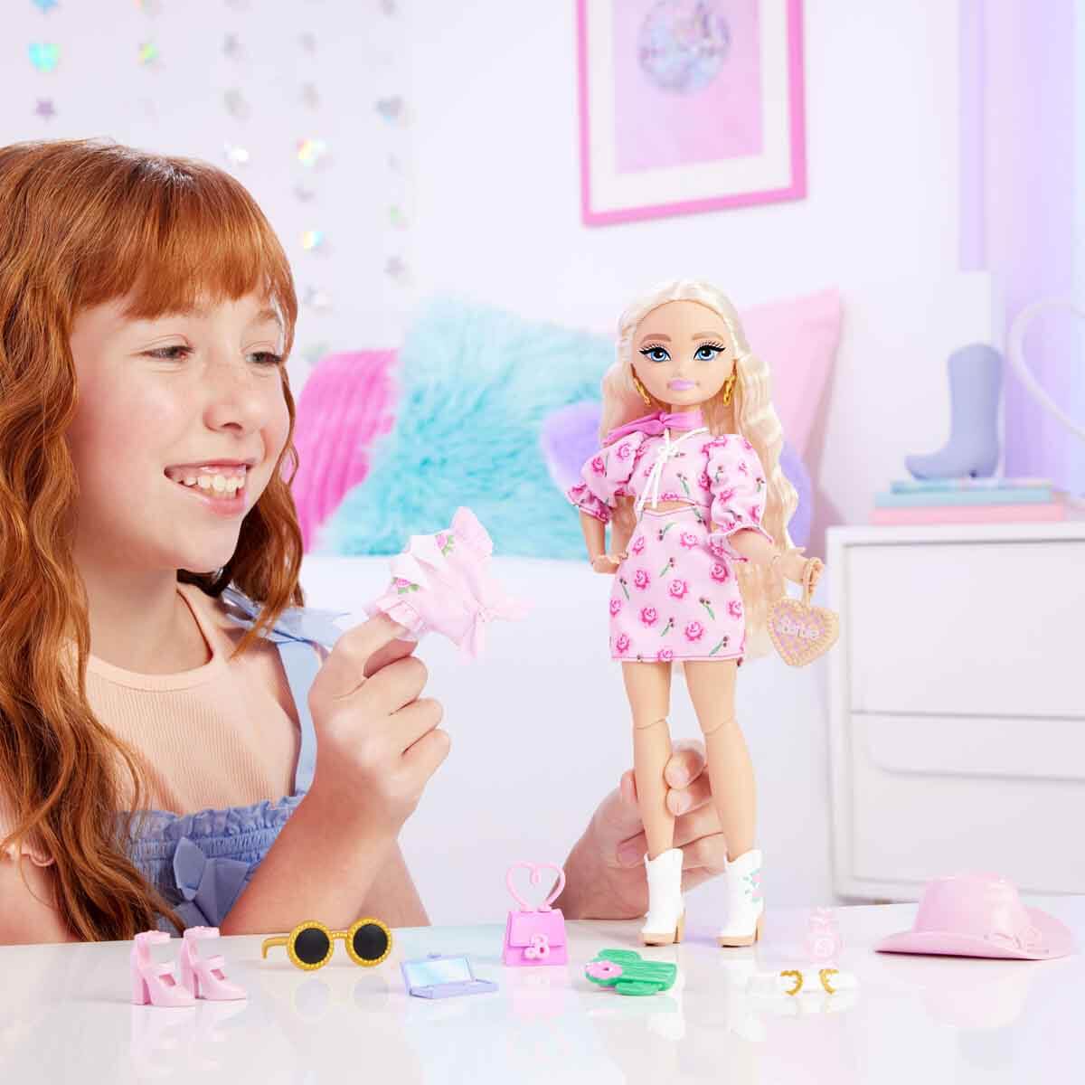 Barbie Dream Besties Festival Kombinleri Seti JGH87