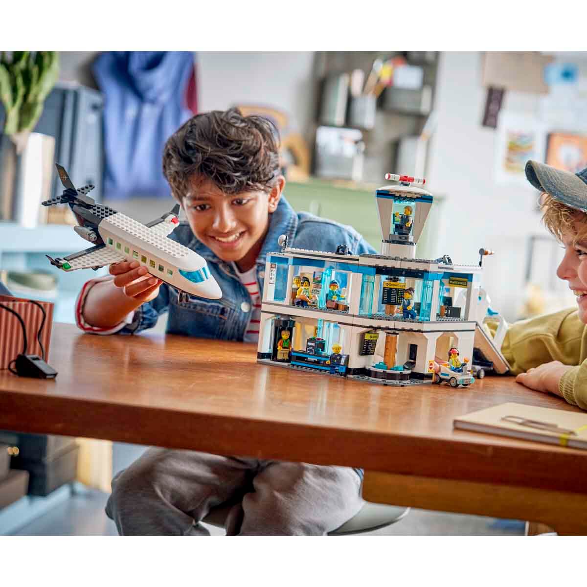 LEGO City Havaalanı ve Uçak 60502