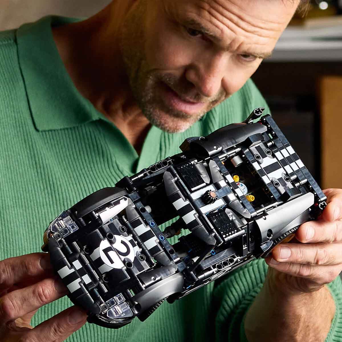 LEGO Technic 1966 Ford GT40 MKII 42223