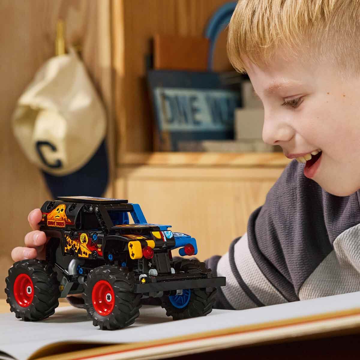 LEGO Technic Monster Jam Grave Digger Ateş ve Buz 42219