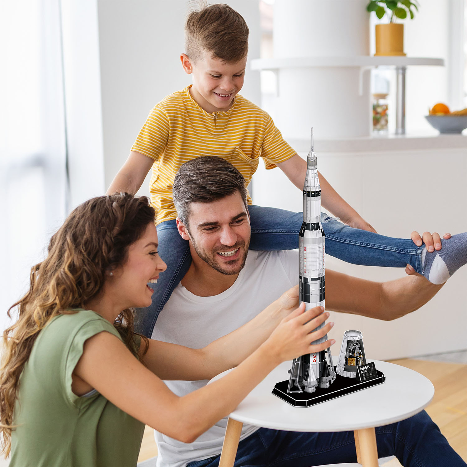 NASA - Apollo Saturn V Roket 3D Puzzle DS1059h